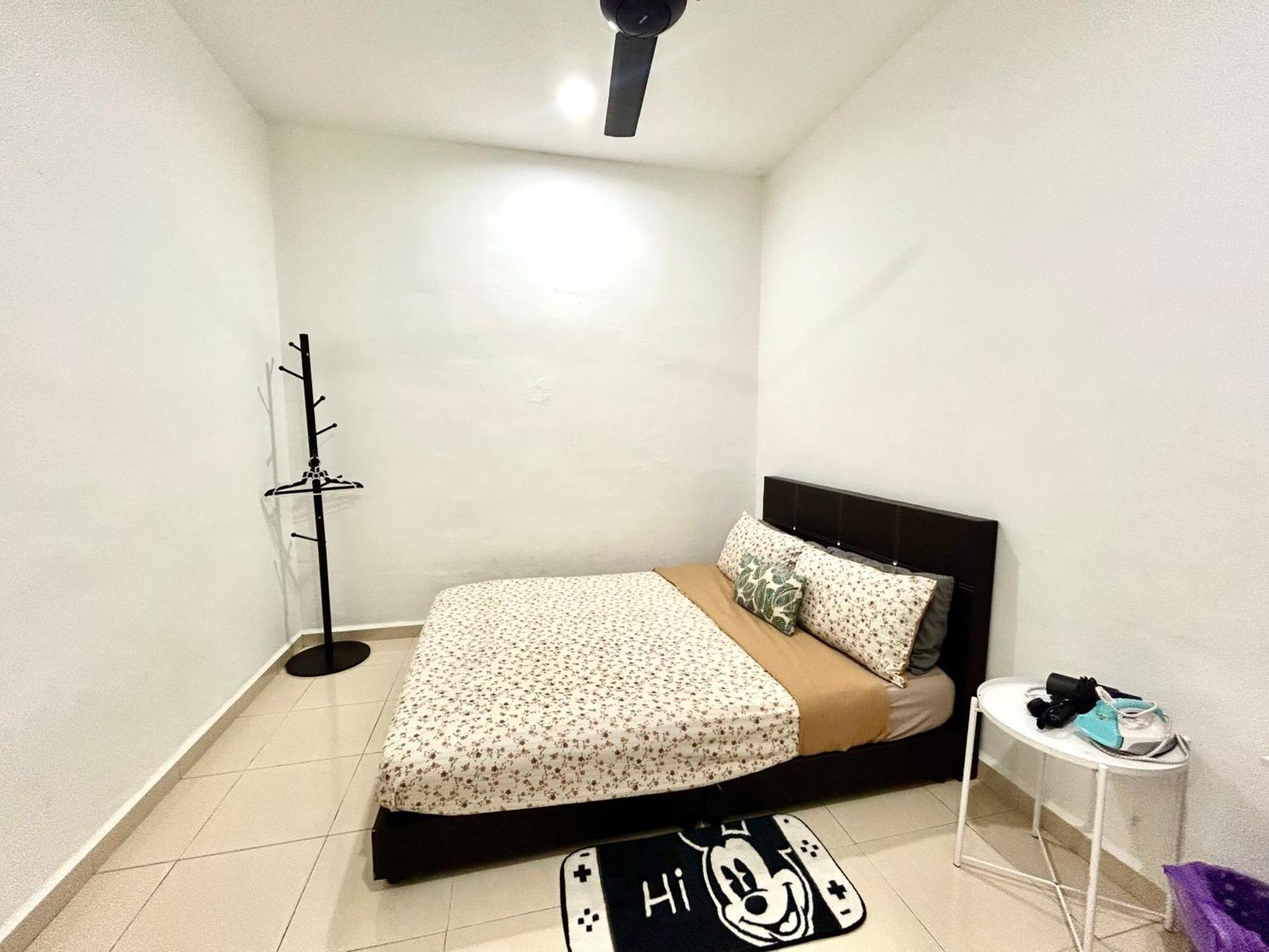 Cozy 288 Entire 3 Bedroom House @ Alma Букит Мертаджам Екстериор снимка